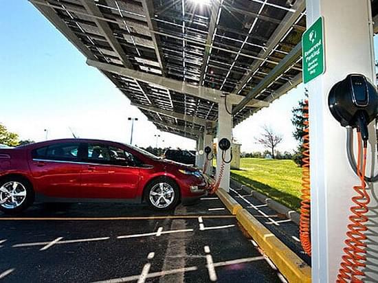 駛向未來的“插頭” 歐盟強推新房充電設施與電動車時代的博弈